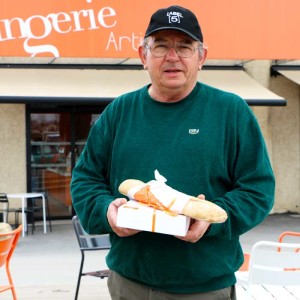 Un client de la Boulangerie